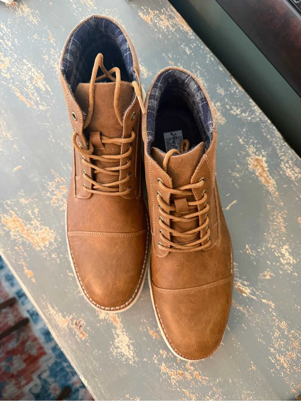 NEVER WORN Men's Casual Lace-Up Chukka Boots - Brown
